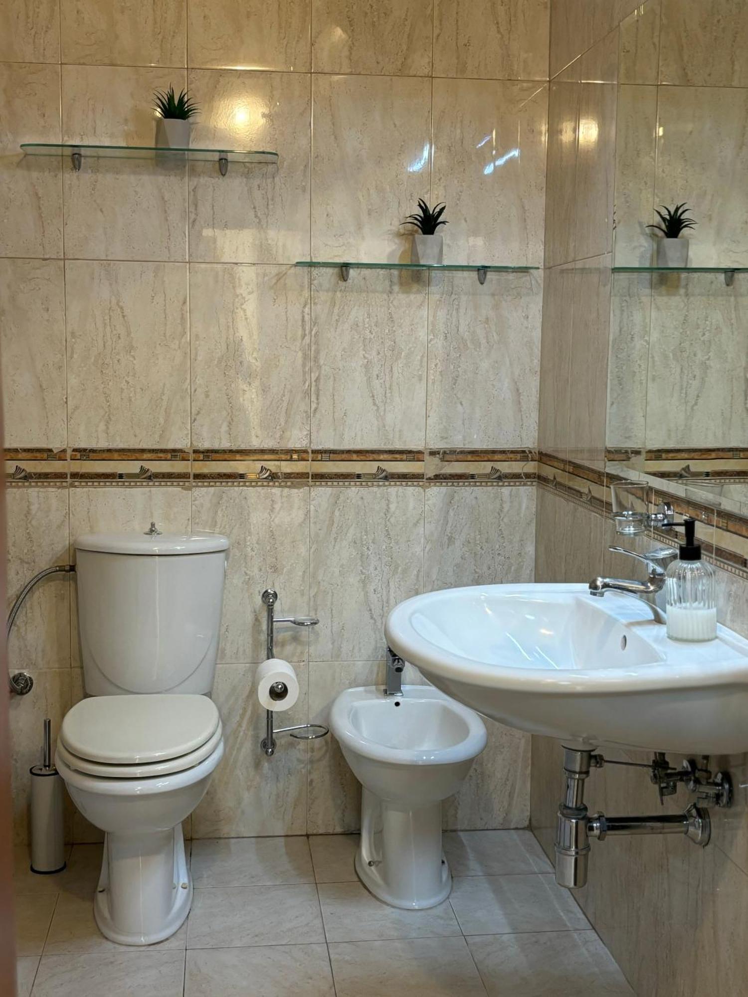 Tam 2Bdr Center Taiwan Apartment Тирана Экстерьер фото